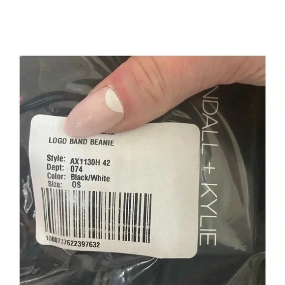 Kendall + Kylie Unisex Black Logo Band Beanie Winter Hat One Size - Picture 5 of 7